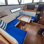 Bed & Boat L' Isola Che Non C'e ヴィアレッジョ