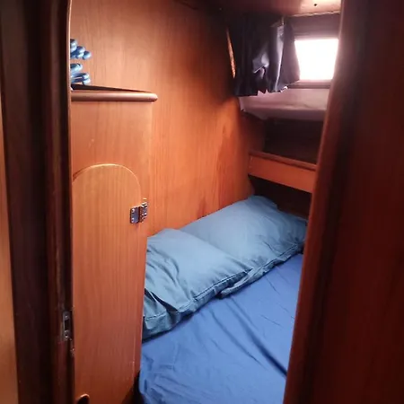 Bed & Boat L' Isola Che Non C'e * فياريجيو