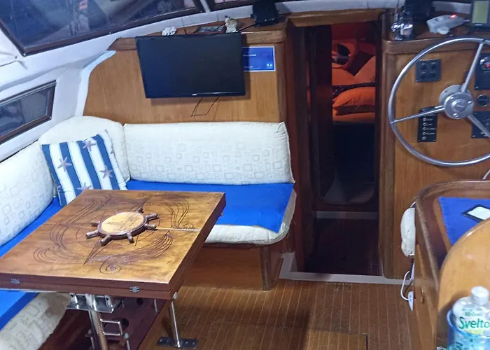 船屋 Bed & Boat L' Isola Che Non C'e