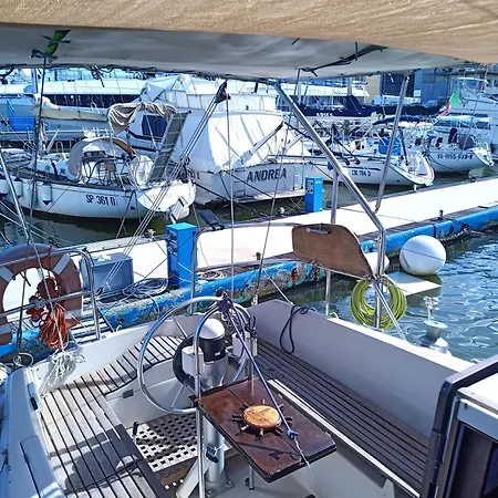 Bed & Boat L' Isola Che Non C'e *