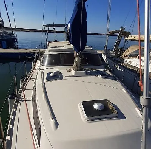 Botel Bed & Boat L' Isola Che Non C'e *