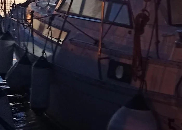 Botel Bed & Boat L' Isola Che Non C'e Viareggio