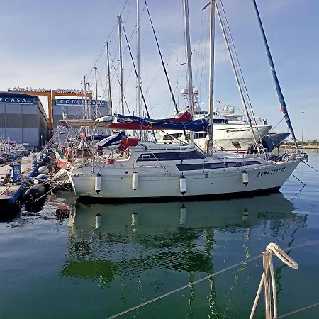 بوتيل Bed & Boat Brezza Del Mare *
