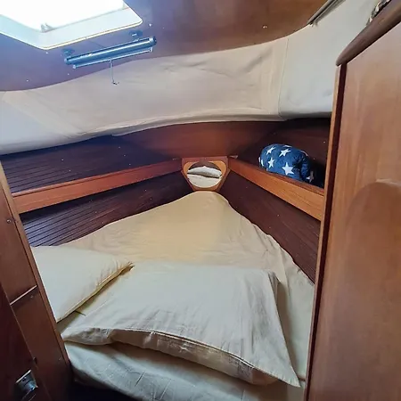 Bed & Boat Brezza Del Mare بوتيل