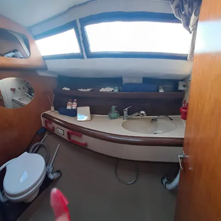 Bed & Boat Brezza Del Mare بوتيل
